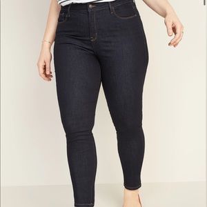 Old Navy - Rockstar Super Skinny High Rise - size 12